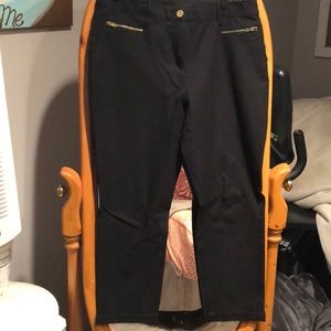 Chicos ankle pants so slimming